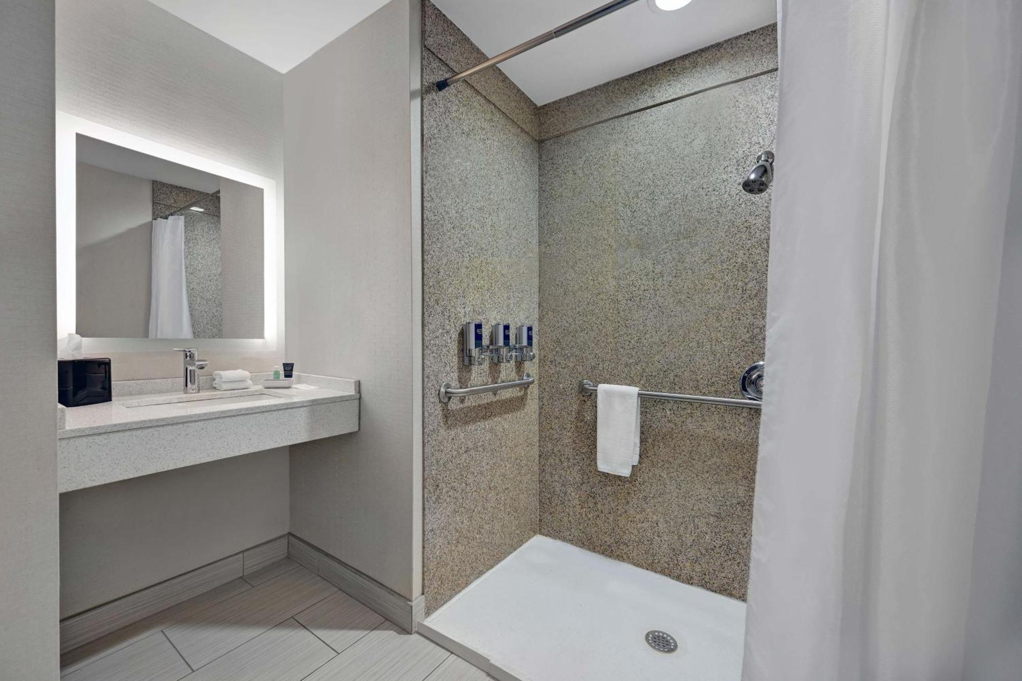 Four Points By Sheraton Birmingham Hotel